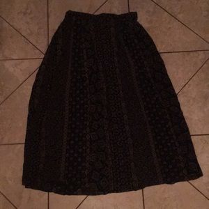 JH COLLECTIBLES SKIRT